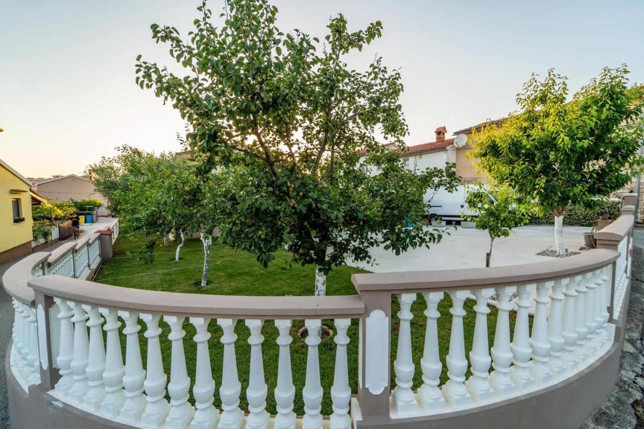 Apartment Suncica Πούλα Εξωτερικό φωτογραφία
