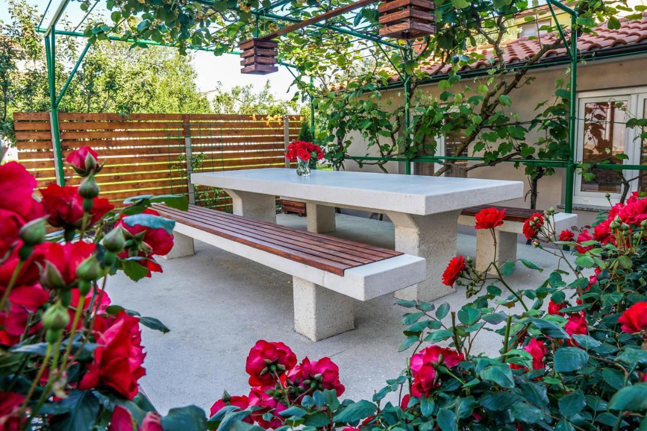 Apartment Suncica Πούλα Εξωτερικό φωτογραφία