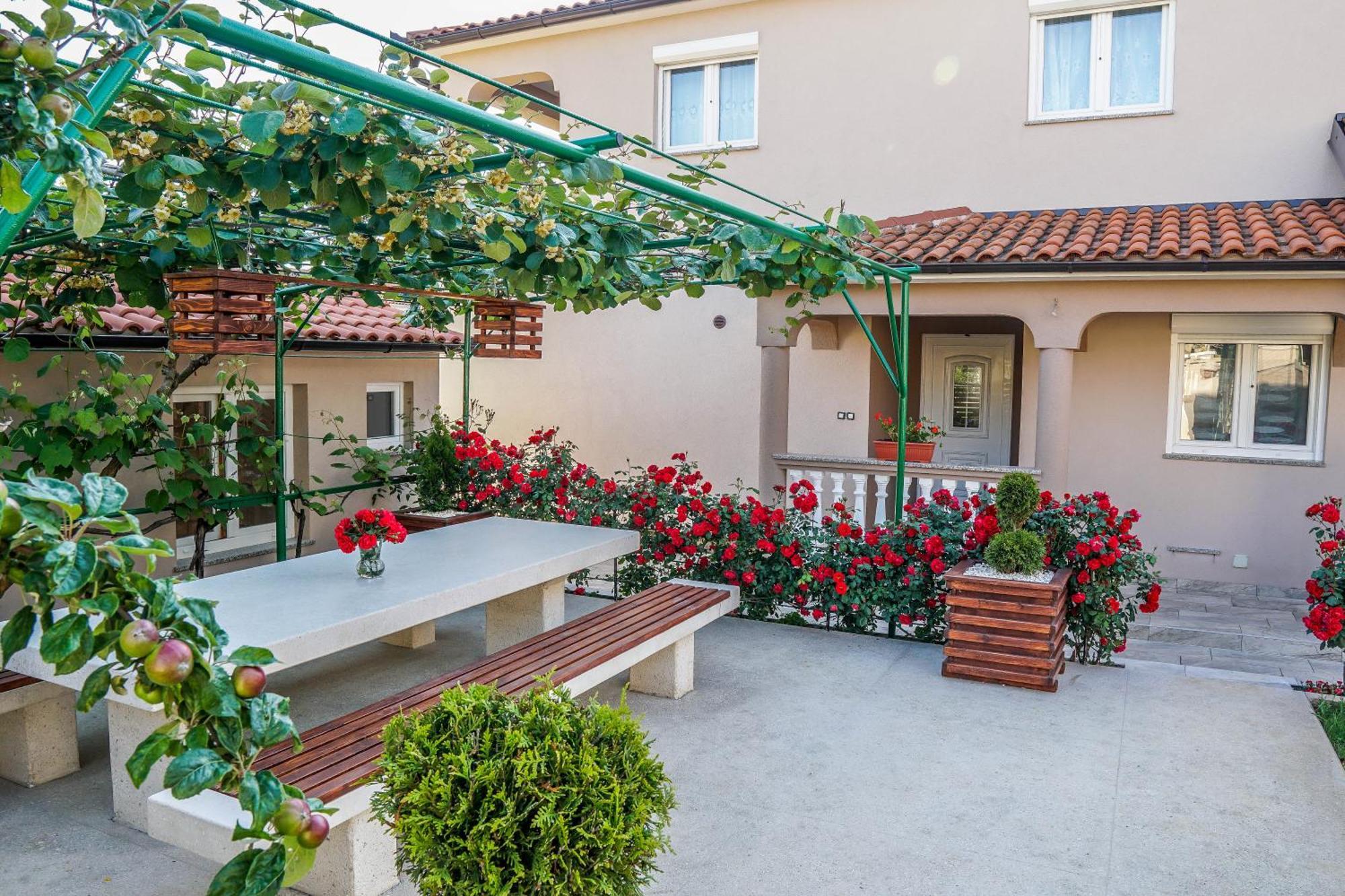 Apartment Suncica Πούλα Εξωτερικό φωτογραφία