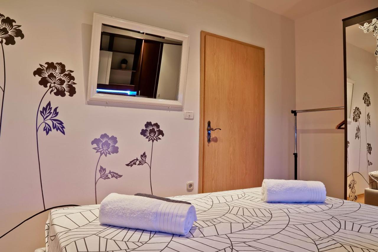 Apartment Suncica Πούλα Εξωτερικό φωτογραφία