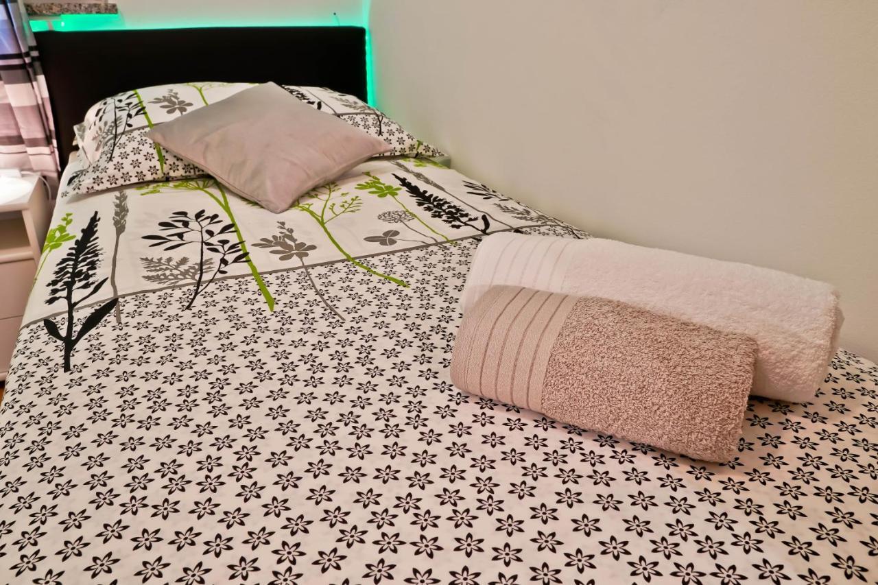 Apartment Suncica Πούλα Εξωτερικό φωτογραφία