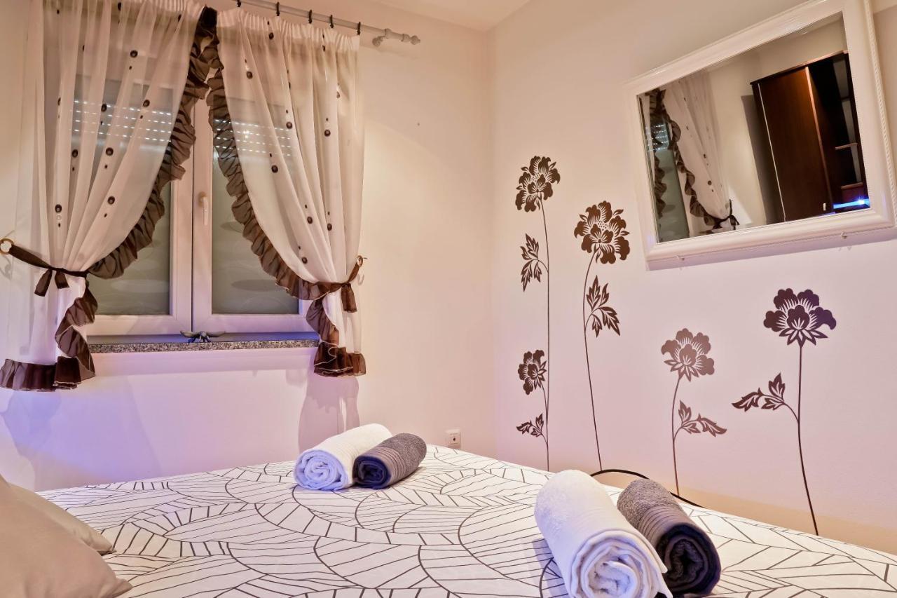 Apartment Suncica Πούλα Εξωτερικό φωτογραφία